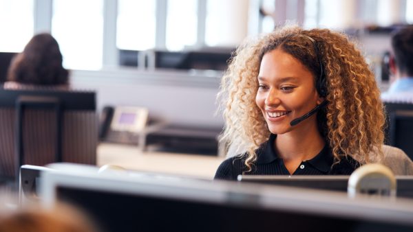 Customer Service Essentials Over the Phone: Acknowledging and Engaging Customers Over the Phone