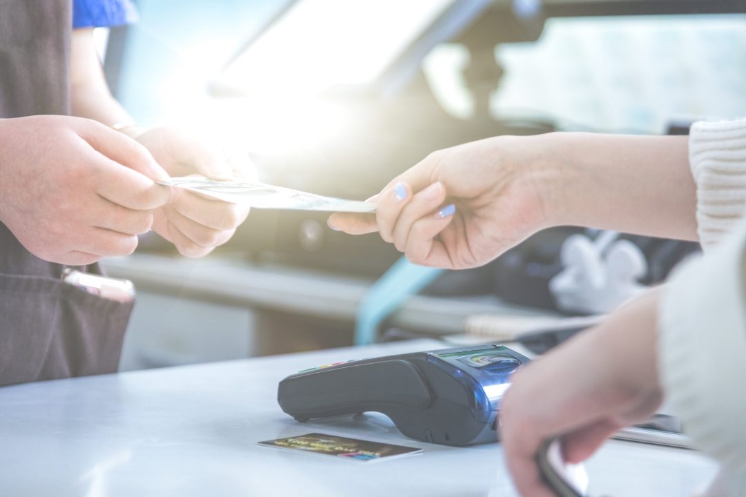 Cash Handling for Retail: Completing Transactions and Organizing Your Cash Drawer
