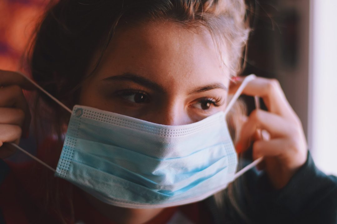 Proper Application and Removal of Disposable Gloves and Face Masks: How to Put on a Face Mask