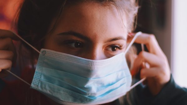 Proper Application and Removal of Disposable Gloves and Face Masks: How to Put on a Face Mask