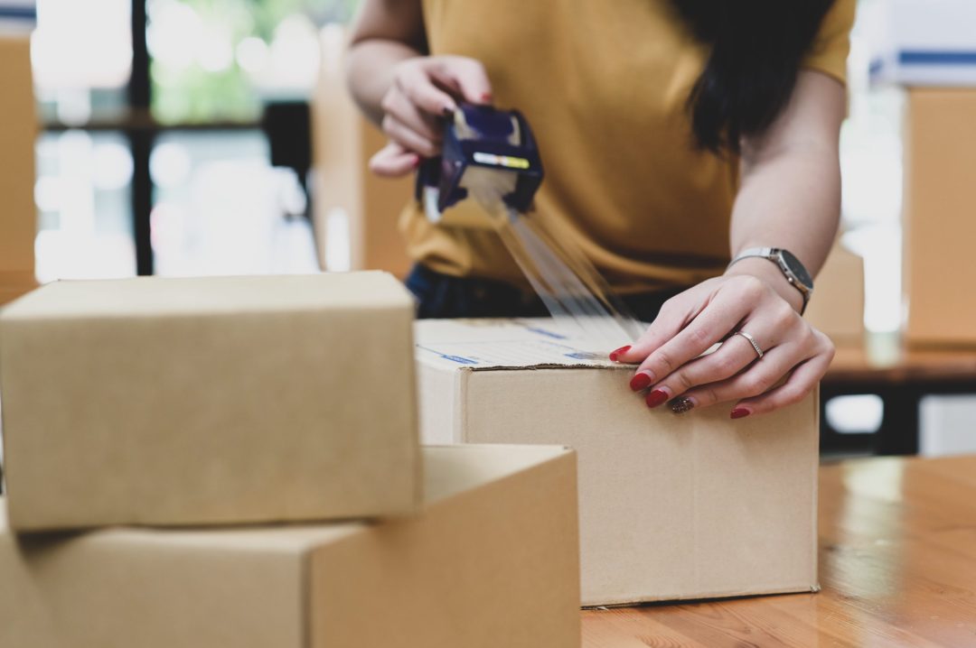 Packing Products for Delivery: Sealing and Packing Methods