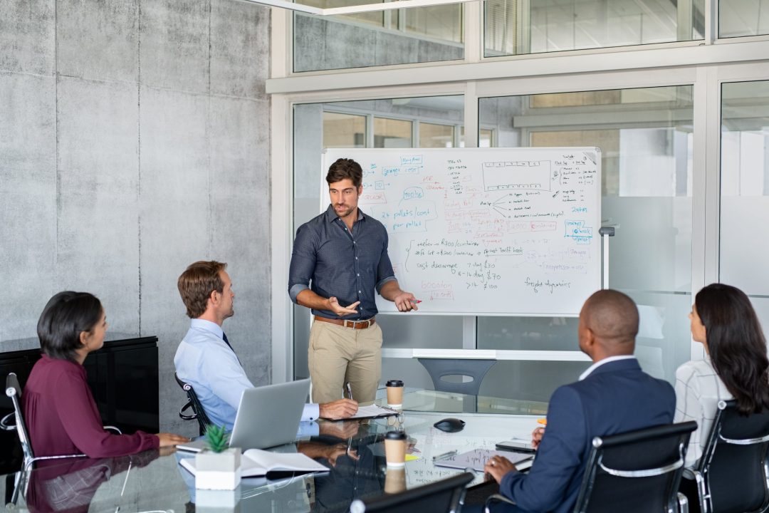Balancing the Dual Roles of People Manager and Technical Expert (GB)