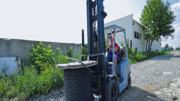 Forklift Operator Safety: Attachments and Platforms