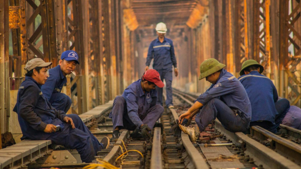 Human Factor Rail 03: Improving Communication in High Risk Environments