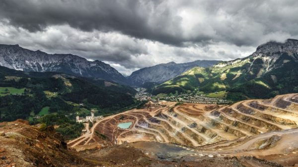 Human Factor Mining: 03. Improving Communication in High Risk Environments