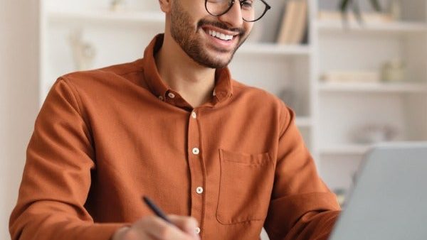 Savvy Leadership Series for Property Managers: The Importance of Body Language