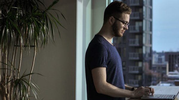 Trabajo a distancia saludable: Vivir bien y trabajar mejor