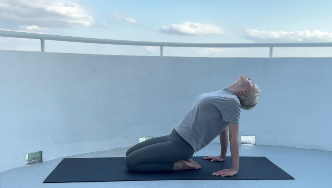 2-Minute Yoga for Your Face and Neck