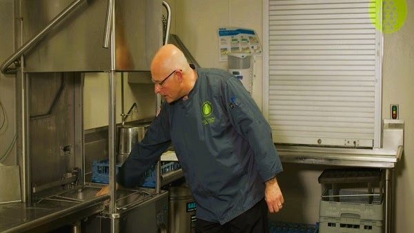 Hospital Foodservice Regulatory Compliance: Cleaning the Dish Machine