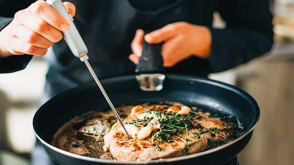 Hospital Foodservice Regulatory Compliance: Maintaining Thermometer Use
