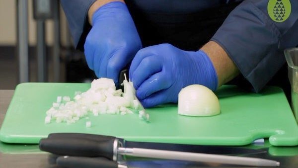 Culinary: Basics - Knife Cuts - Onions