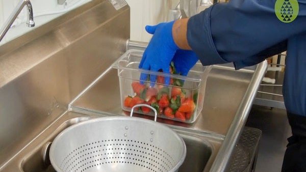 Culinary: Basics - Washing Produce - Delicate Produce