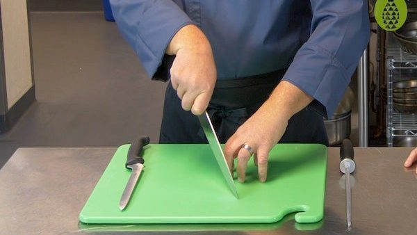 Culinary: Basics - How to Use and Care for a Knife