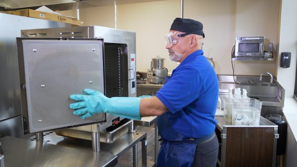 Commercial Kitchen Cleaning: Cleaning a Commercial Steamer