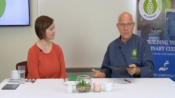 Customer Service in Senior Dining: Atmosphere and Menus