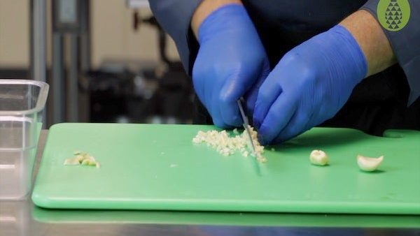 Culinary: Basics - Knife Cuts - Garlic