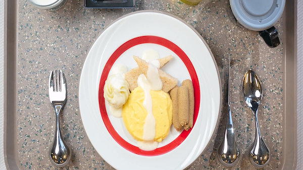 Pineapple Purée Program: How to Plate Scrambled Eggs and Sausage Links with Toast