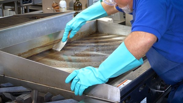 Commercial Kitchen Cleaning: Cleaning a Flat Top Griddle