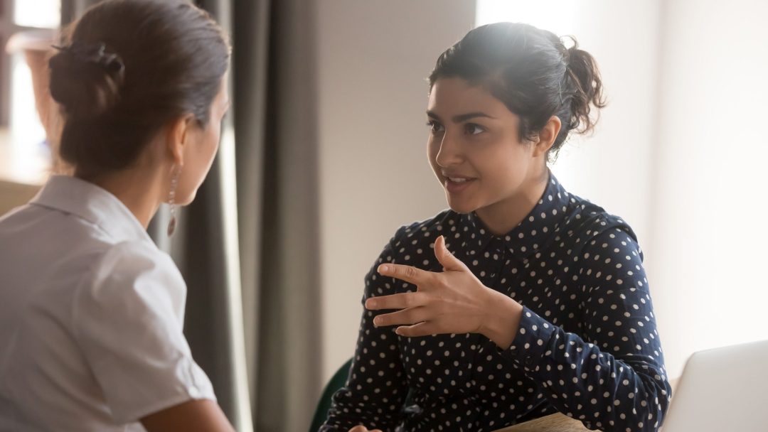 How to Speak Effectively in Any Setting: Eye Contact and Pacing in Performance