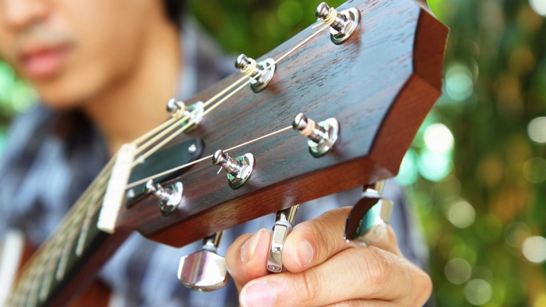 Learning to Play Guitar: DADGAD Tuning and Lydian Mode