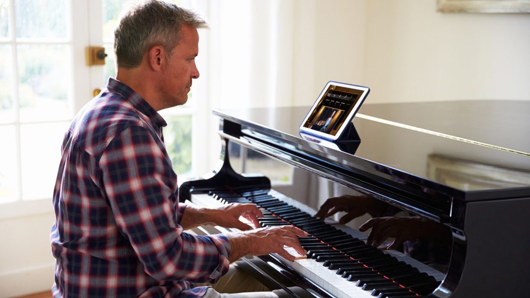 How to Play Piano: Chord Progressions and Arpeggios