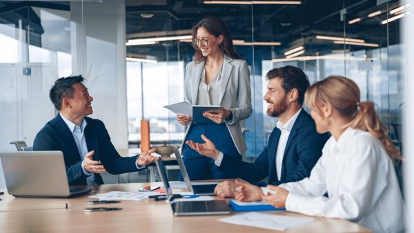 How Many People Should Be In A Meeting?