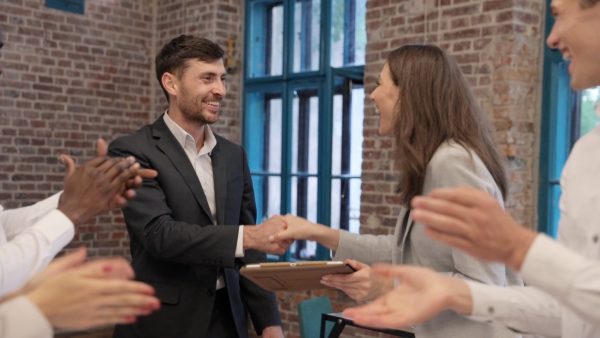 Employee Recognition: Giving Positive Feedback