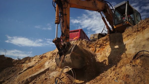 Excavator Safety: Refresher
