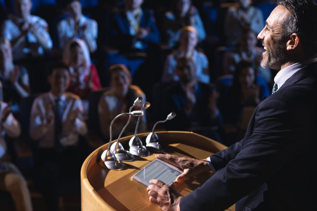 Public Speaking Mastery: 7 Non-Negotiable Rules | Arvee Robinson