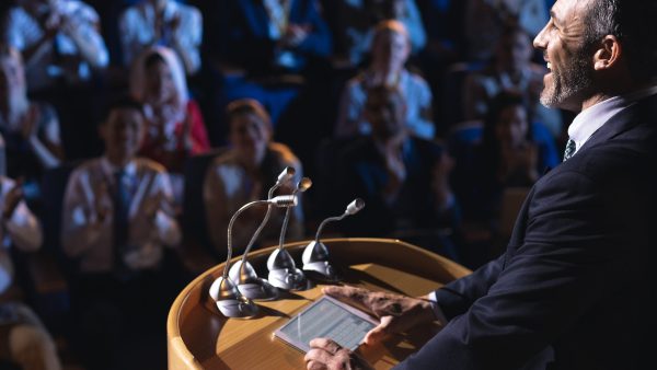 Public Speaking Mastery: 7 Non-Negotiable Rules | Arvee Robinson